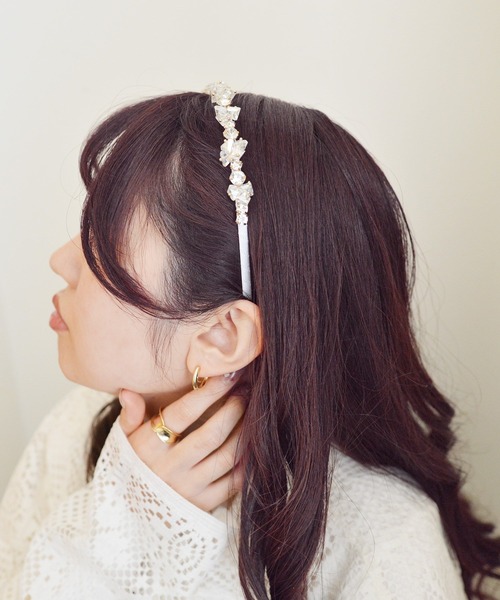 styiro（スタイロ）の「メタルビジューカチューシャ（カチューシャ・レディース・クリア/ブラック/ゴールド/ピンク/ブルー・FREE）」の11枚目の写真