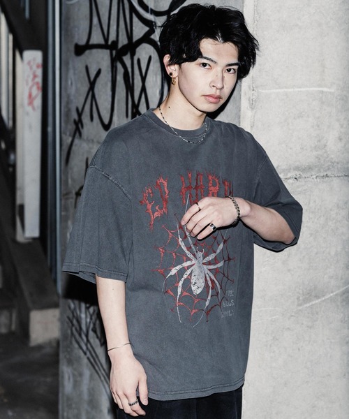 Ed Hardy(エドハーディー)の「Ed Hardy エドハーディー ピグメント加工ロックプリント半袖Tシャツ(Tシャツ/カットソー・メンズ・チャコール/ブラック系/ブラック系1/グレー系1/ブラック系3/グレー系/ブラック系2/ブラック/グレー系2/グレー系3・M/L)」の12枚目の写真