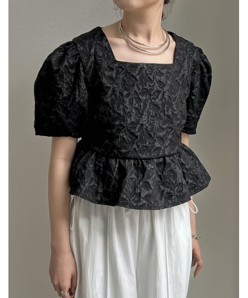 Re:EDIT(リエディ)の「ふくれジャカードペプラムトップス(シャツ/ブラウス・レディース・グリーン/ホワイト/ブラック/ベージュ・MEDIUM/LARGE)」の8枚目の写真