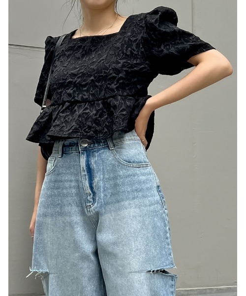 Re:EDIT(リエディ)の「ふくれジャカードペプラムトップス(シャツ/ブラウス・レディース・グリーン/ホワイト/ブラック/ベージュ・MEDIUM/LARGE)」の6枚目の写真