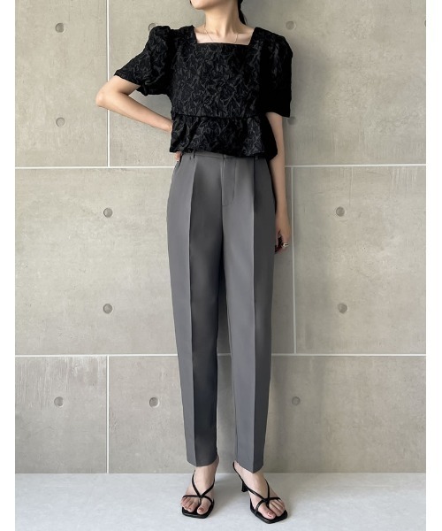 Re:EDIT(リエディ)の「ふくれジャカードペプラムトップス(シャツ/ブラウス・レディース・グリーン/ホワイト/ブラック/ベージュ・MEDIUM/LARGE)」の5枚目の写真