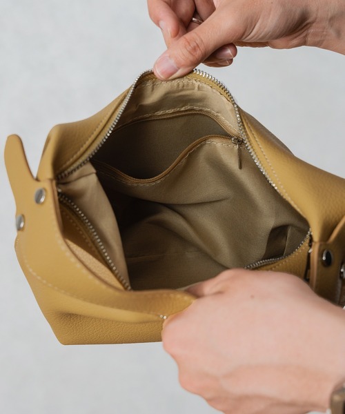 selle glant（セレグランテ）の「HALF MOON ONEHAND BAG/ハーフムーンワンハンドバッグ（ハンドバッグ・メンズ・ライトブルー/グリーン/マスタード/ブラック/ブラウン/シルバー/キャメル/ダークブラウン/ブラック系2/カーキ・ONESIZE）」の11枚目の写真