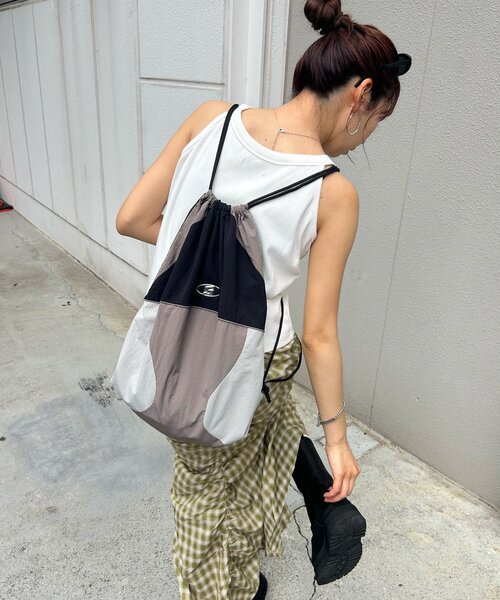 WHO'S WHO gallery（フーズフーギャラリー）の「【SLOPPY/スロッピー】Sロゴナップサック（バックパック/リュック・レディース・ブラック/ベージュ・FREE）」の5枚目の写真