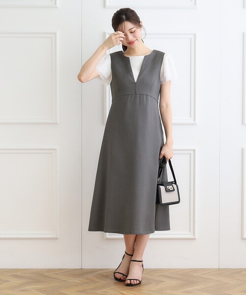 couture brooch（クチュールブローチ）の「◆Vネックフレアジャンスカ（ワンピース・レディース・ベージュ/チャコールグレー・36/38/40/42）」の4枚目の写真