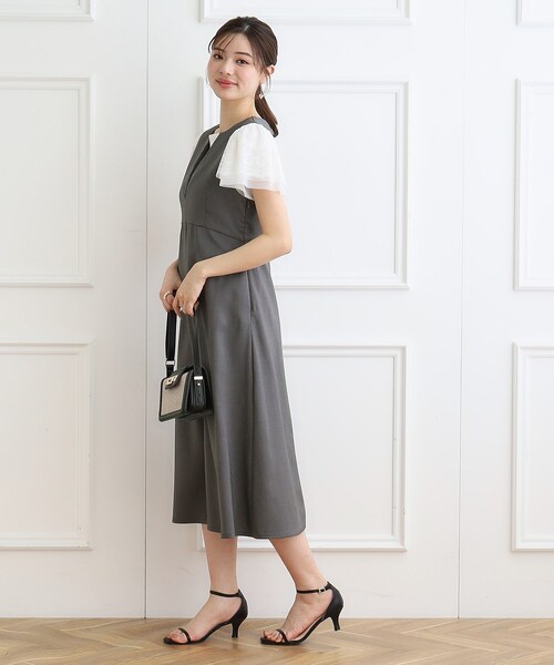 couture brooch（クチュールブローチ）の「◆Vネックフレアジャンスカ（ワンピース・レディース・ベージュ/チャコールグレー・36/38/40/42）」の5枚目の写真