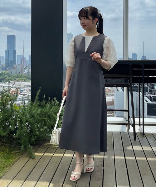 couture brooch（クチュールブローチ）の「◆Vネックフレアジャンスカ（ワンピース・レディース・ベージュ/チャコールグレー・36/38/40/42）」の13枚目の写真