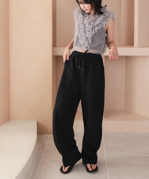 KOBE LETTUCE（コウベレタス）の「ダイバー素材ワイドカーブパンツ（スウェットパンツ・レディース・オフホワイト/グレー/ブラック/カーキ/ダークブラウン/チャコール/グレイッシュベージュ・PM/M/M-Short）」の11枚目の写真