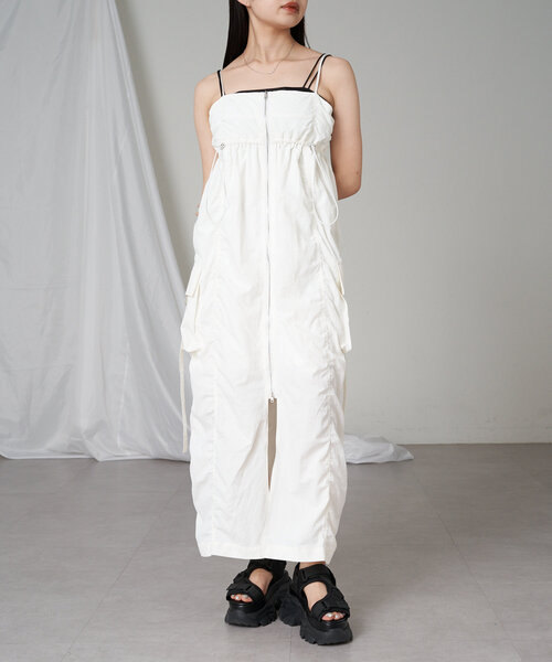 RAY CASSIN(レイカズン)の「カーゴキャミワンピース(ワンピース・レディース・ベージュ/ブラック/カーキ/ホワイト・FREE)」の11枚目の写真