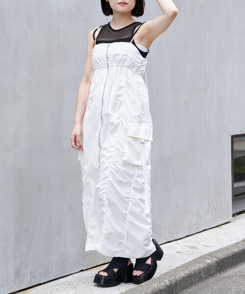 RAY CASSIN(レイカズン)の「カーゴキャミワンピース(ワンピース・レディース・ベージュ/ブラック/カーキ/ホワイト・FREE)」の14枚目の写真