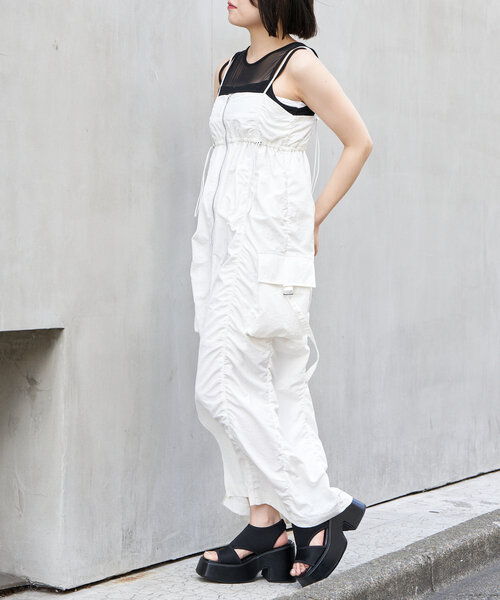 RAY CASSIN(レイカズン)の「カーゴキャミワンピース(ワンピース・レディース・ベージュ/ブラック/カーキ/ホワイト・FREE)」の16枚目の写真