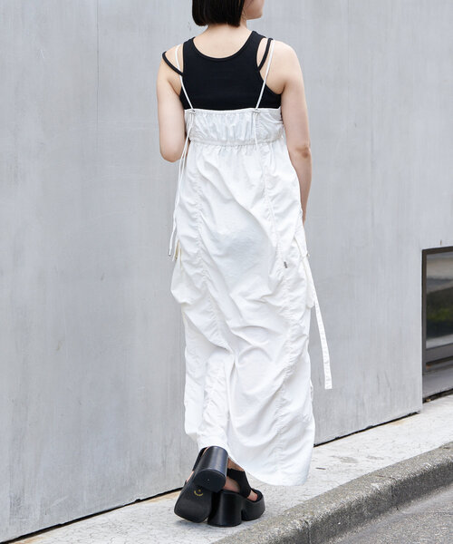 RAY CASSIN(レイカズン)の「カーゴキャミワンピース(ワンピース・レディース・ベージュ/ブラック/カーキ/ホワイト・FREE)」の17枚目の写真