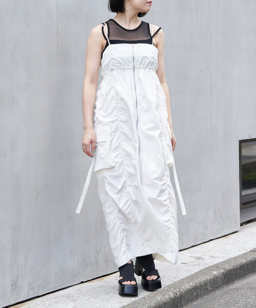 RAY CASSIN(レイカズン)の「カーゴキャミワンピース(ワンピース・レディース・ベージュ/ブラック/カーキ/ホワイト・FREE)」の21枚目の写真