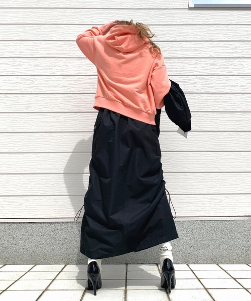 Q（キュー）の「ドロストギャザースカート（スカート・レディース・カーキ/ブラック・MEDIUM）」の7枚目の写真