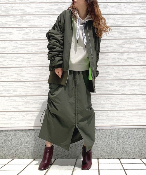 Q（キュー）の「ドロストギャザースカート（スカート・レディース・カーキ/ブラック・MEDIUM）」の21枚目の写真