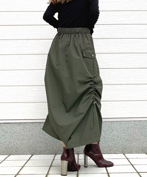 Q（キュー）の「ドロストギャザースカート（スカート・レディース・カーキ/ブラック・MEDIUM）」の16枚目の写真