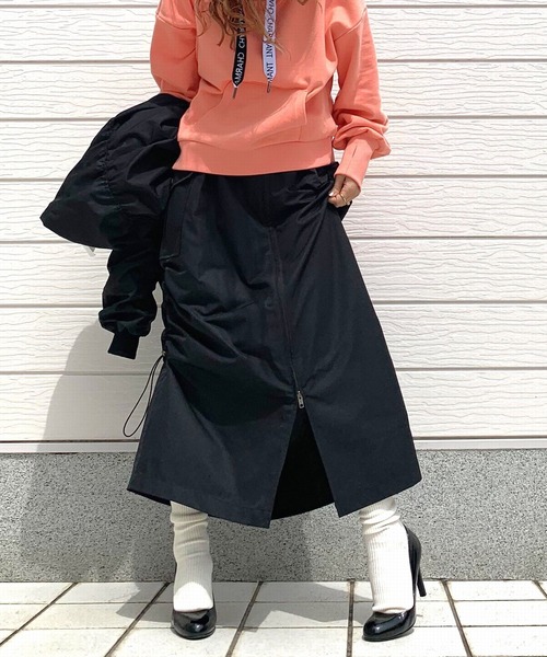 Q（キュー）の「ドロストギャザースカート（スカート・レディース・カーキ/ブラック・MEDIUM）」の17枚目の写真