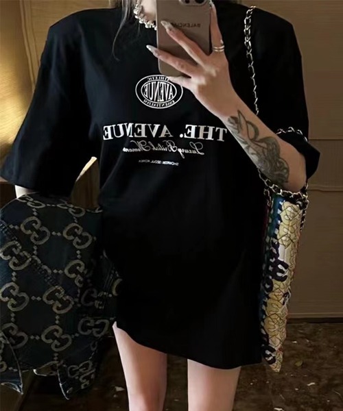 Teem Store(チームストア)の「フロントシンプルロゴオーバーサイズTシャツ ユニセックス(Tシャツ/カットソー・レディース・ホワイト/レッド/ブラック・S/M/L)」の2枚目の写真