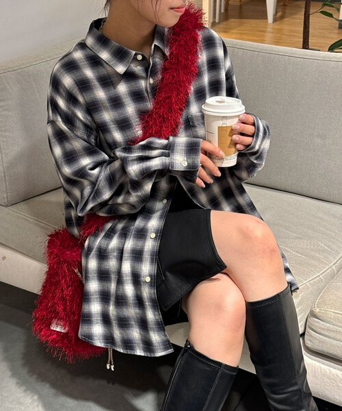 CIAOPANIC（チャオパニック）の「【ユニセックス】オンブレチェックシャツ（シャツ/ブラウス・レディース・チャコールグレー/ブラック/ネイビー/グレー/サックスブルー/オレンジ/ブルー/ホワイト・MEDIUM/LARGE）」の5枚目の写真