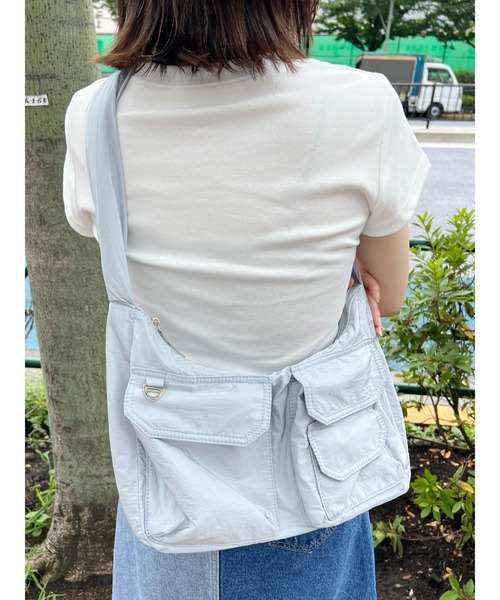 WC（ダブル シー）の「Wポケットパテッドショルダーバッグ（ショルダーバッグ・レディース・アイボリー/ブラック/ブルー・FREE）」の3枚目の写真