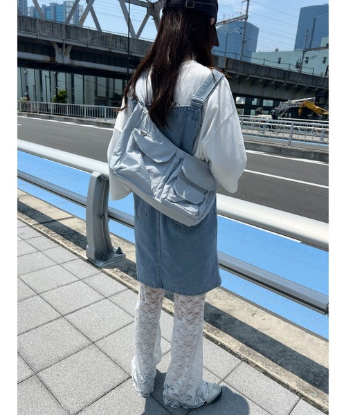 WC（ダブル シー）の「Wポケットパテッドショルダーバッグ（ショルダーバッグ・レディース・アイボリー/ブラック/ブルー・FREE）」の9枚目の写真