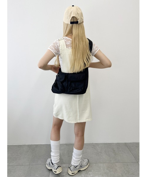 WC（ダブル シー）の「Wポケットパテッドショルダーバッグ（ショルダーバッグ・レディース・アイボリー/ブラック/ブルー・FREE）」の12枚目の写真