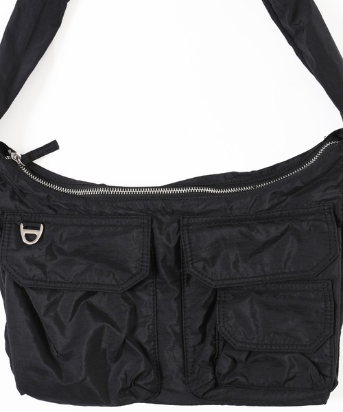 WC（ダブル シー）の「Wポケットパテッドショルダーバッグ（ショルダーバッグ・レディース・アイボリー/ブラック/ブルー・FREE）」の21枚目の写真