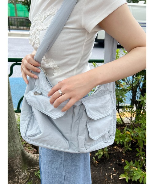 WC（ダブル シー）の「Wポケットパテッドショルダーバッグ（ショルダーバッグ・レディース・アイボリー/ブラック/ブルー・FREE）」の7枚目の写真