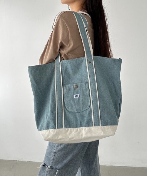 Lee(リー)の「Lee/リー アクセントカラー カバーオールポケット トート Mサイズ(トートバッグ・レディース・ホワイト×ライム/ブラウン/ホワイト×パープル/ホワイト×ブルー/ホワイト×ブラック/ブラック/ブルー・FREE)」の7枚目の写真
