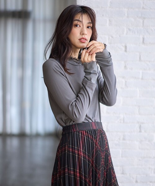 ANY(エニィ)の「【洗濯機可】シアーコンビタートル(Tシャツ/カットソー・レディース・アイボリー系/グレー系・2/3)」の11枚目の写真