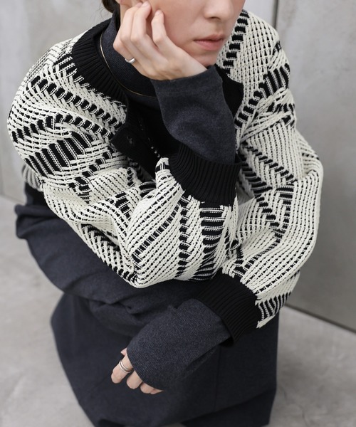 select MOCA(セレクトモカ)の「編み地切替柄ニットショートカーディガン(カーディガン/ボレロ・レディース・オフホワイト/チャコール・FREE)」の22枚目の写真