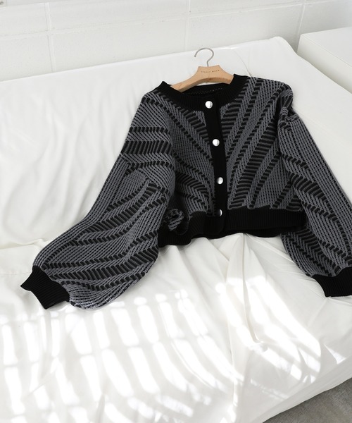 select MOCA(セレクトモカ)の「編み地切替柄ニットショートカーディガン(カーディガン/ボレロ・レディース・オフホワイト/チャコール・FREE)」の4枚目の写真