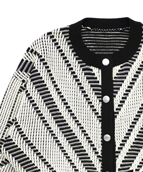 select MOCA(セレクトモカ)の「編み地切替柄ニットショートカーディガン(カーディガン/ボレロ・レディース・オフホワイト/チャコール・FREE)」の8枚目の写真