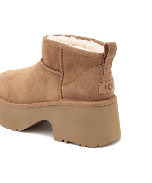 UGG(アグ)の「【WEB限定】【UGG(アグ)】 Classic Ultra Mini New Heights(ブーツ・レディース・ブラック/キャメル・23/24/25)」の11枚目の写真