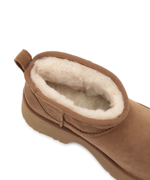 UGG(アグ)の「【WEB限定】【UGG(アグ)】 Classic Ultra Mini New Heights(ブーツ・レディース・ブラック/キャメル・23/24/25)」の12枚目の写真