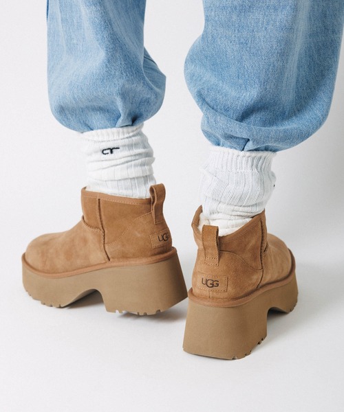 UGG(アグ)の「【WEB限定】【UGG(アグ)】 Classic Ultra Mini New Heights(ブーツ・レディース・ブラック/キャメル・23/24/25)」の19枚目の写真