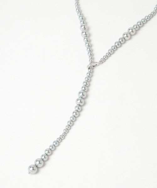 Andemiu（アンデミュウ）の「ガラスパールYラインネックレス202881（ネックレス・レディース・ホワイト/グレー・FREE）」の8枚目の写真