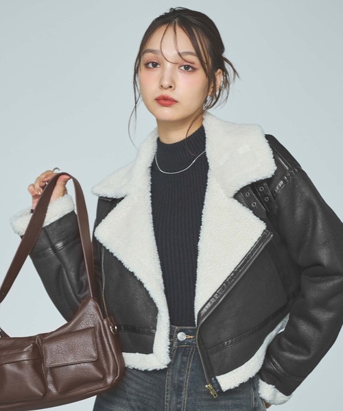 INGNI（イング）の「クロップド丈フライトジャケット（ブルゾン・レディース・ブラック×ブラック/ブラック×ホワイト/ブラウン系その他4・M）」の2枚目の写真