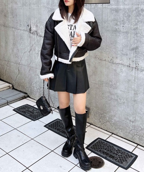 INGNI（イング）の「クロップド丈フライトジャケット（ブルゾン・レディース・ブラック×ブラック/ブラック×ホワイト/ブラウン系その他4・M）」の9枚目の写真