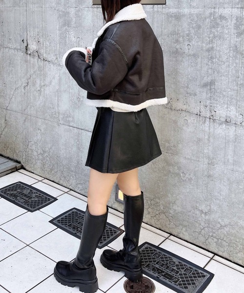 INGNI（イング）の「クロップド丈フライトジャケット（ブルゾン・レディース・ブラック×ブラック/ブラック×ホワイト/ブラウン系その他4・M）」の10枚目の写真