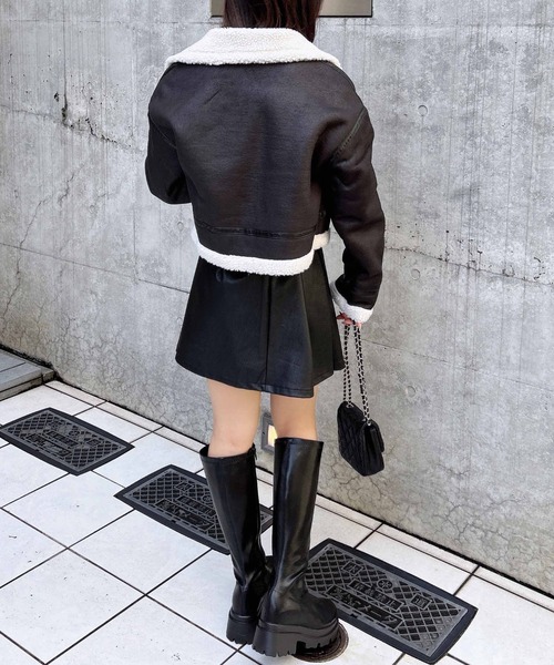 INGNI（イング）の「クロップド丈フライトジャケット（ブルゾン・レディース・ブラック×ブラック/ブラック×ホワイト/ブラウン系その他4・M）」の11枚目の写真