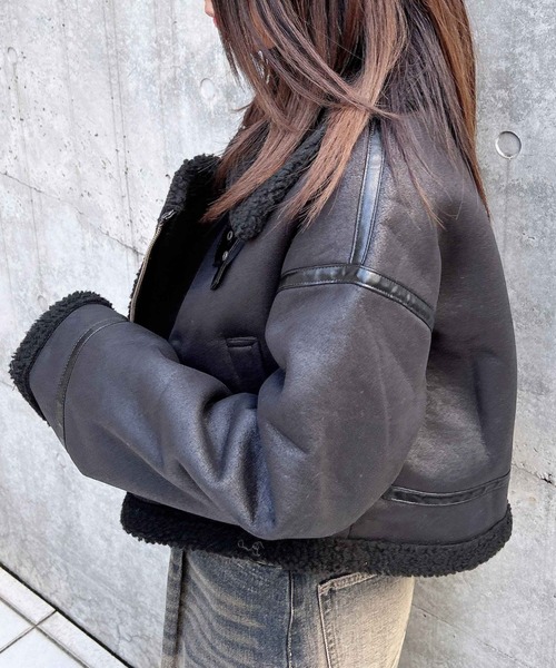 INGNI（イング）の「クロップド丈フライトジャケット（ブルゾン・レディース・ブラック×ブラック/ブラック×ホワイト/ブラウン系その他4・M）」の16枚目の写真