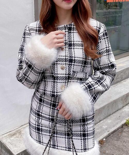 INGNI（イング）の「袖ファーチェック柄ジャケット（ノーカラージャケット・レディース・ブラック系その他6/ホワイト系その他2・M）」の3枚目の写真