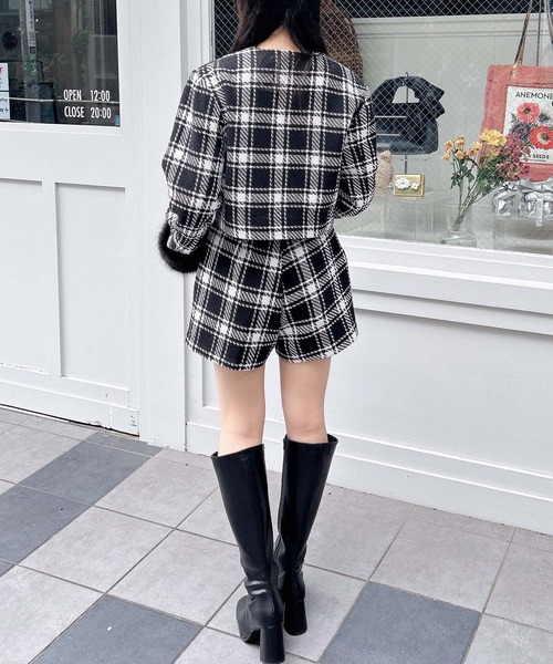 INGNI（イング）の「袖ファーチェック柄ジャケット（ノーカラージャケット・レディース・ブラック系その他6/ホワイト系その他2・M）」の11枚目の写真