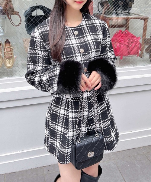 INGNI（イング）の「袖ファーチェック柄ジャケット（ノーカラージャケット・レディース・ブラック系その他6/ホワイト系その他2・M）」の14枚目の写真