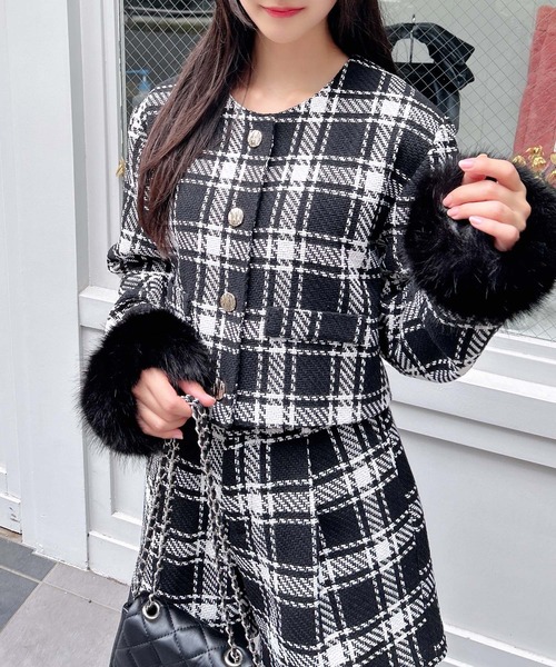 INGNI（イング）の「袖ファーチェック柄ジャケット（ノーカラージャケット・レディース・ブラック系その他6/ホワイト系その他2・M）」の15枚目の写真