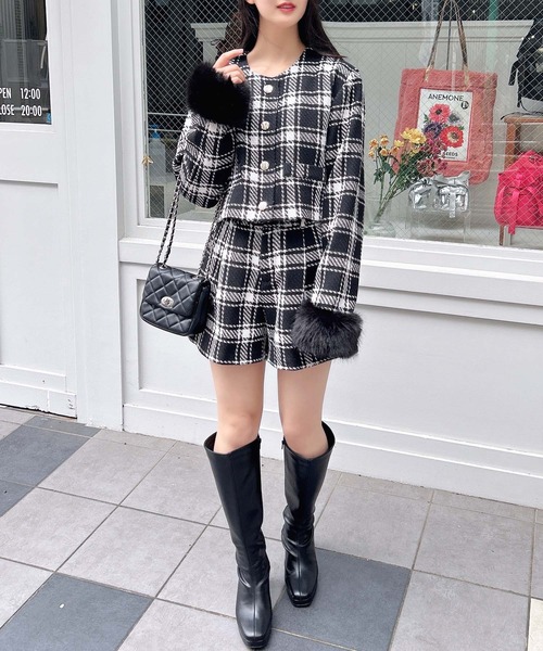 INGNI（イング）の「袖ファーチェック柄ジャケット（ノーカラージャケット・レディース・ブラック系その他6/ホワイト系その他2・M）」の20枚目の写真