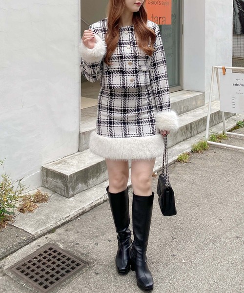 INGNI（イング）の「袖ファーチェック柄ジャケット（ノーカラージャケット・レディース・ブラック系その他6/ホワイト系その他2・M）」の6枚目の写真