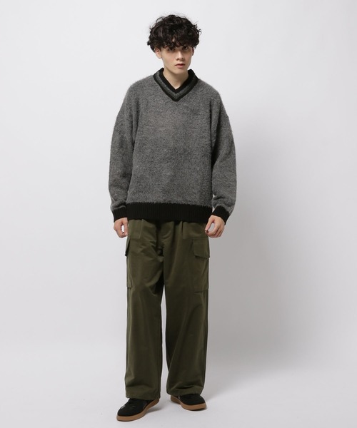 niko and...（ニコアンド）の「ブークレ襟ラインニットVネックプルオーバー（ニット/セーター・メンズ・チャコール/アイボリー/グリーン・LARGE/MEDIUM）」の4枚目の写真