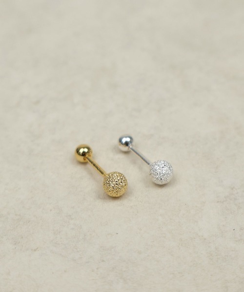 CEMONEMO(セモネモ)の「【金属アレルギー対応】 グリッターボール ポイントピアス(片耳用) / silver925(ピアス(片耳用)・レディース・シルバー/ゴールド・FREE)」の1枚目の写真