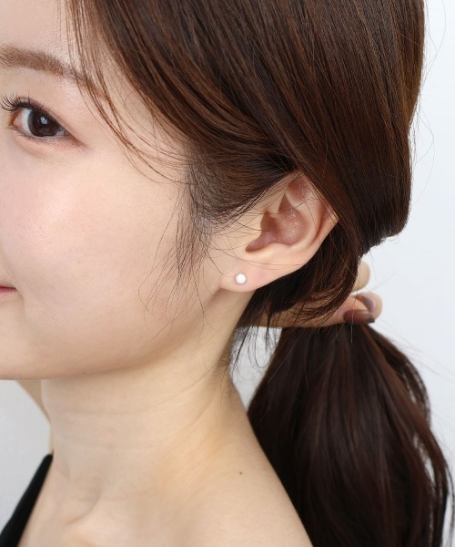 CEMONEMO(セモネモ)の「【金属アレルギー対応】 グリッターボール ポイントピアス(片耳用) / silver925(ピアス(片耳用)・レディース・シルバー/ゴールド・FREE)」の18枚目の写真